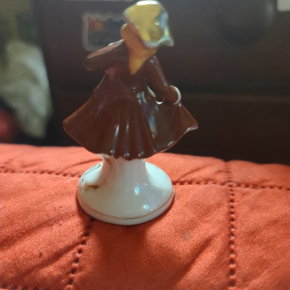 Figure - Picture 8 of 11